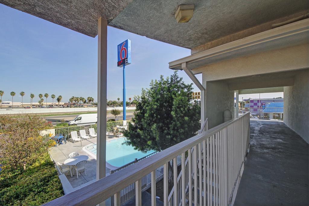 Motel 6-Laredo, TX - South Exterior foto